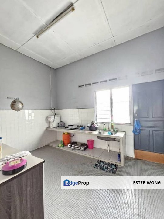 Dato Yahya Shahban - 1 Storey Semi-D House For Sale, Johor, Ulu Tiram