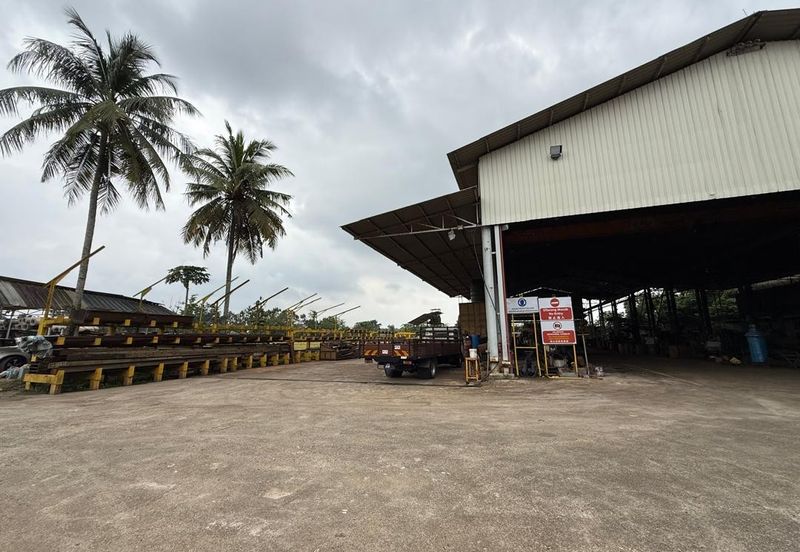 Open Shed Detached Factory with Office