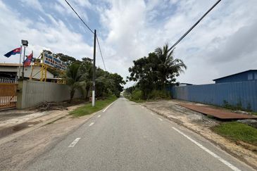 Open Shed Detached Factory with Office