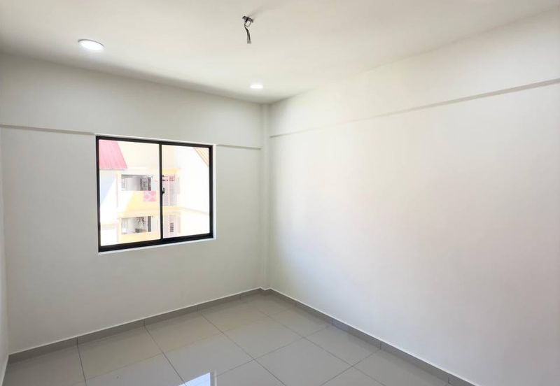 Flat Taman Plentong Utama