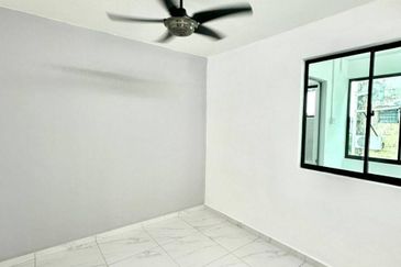 Flat Taman Ungku Tun Aminah