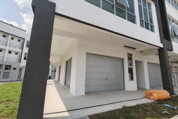 Summit Commercial Hub