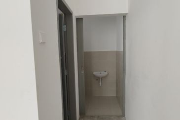 Summit Commercial Hub