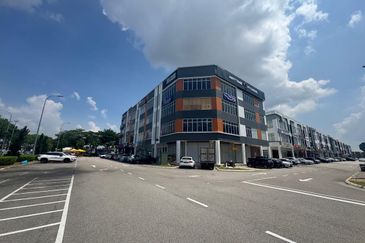 Crest @ Austin Emerald 1