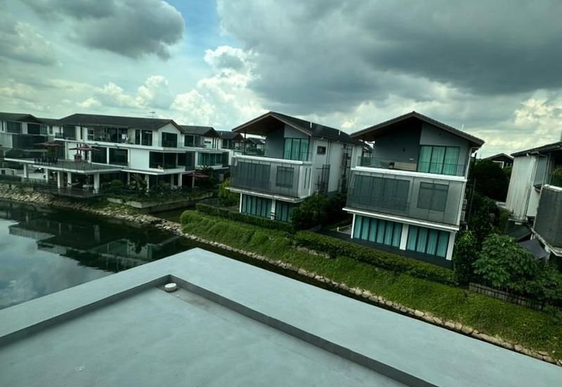 Isola Villa @ Senibong Cove