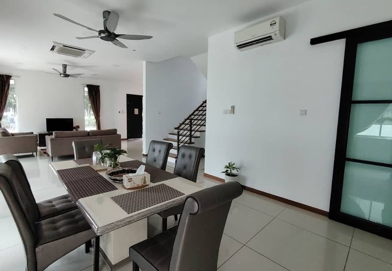 Isola Villa @ Senibong Cove