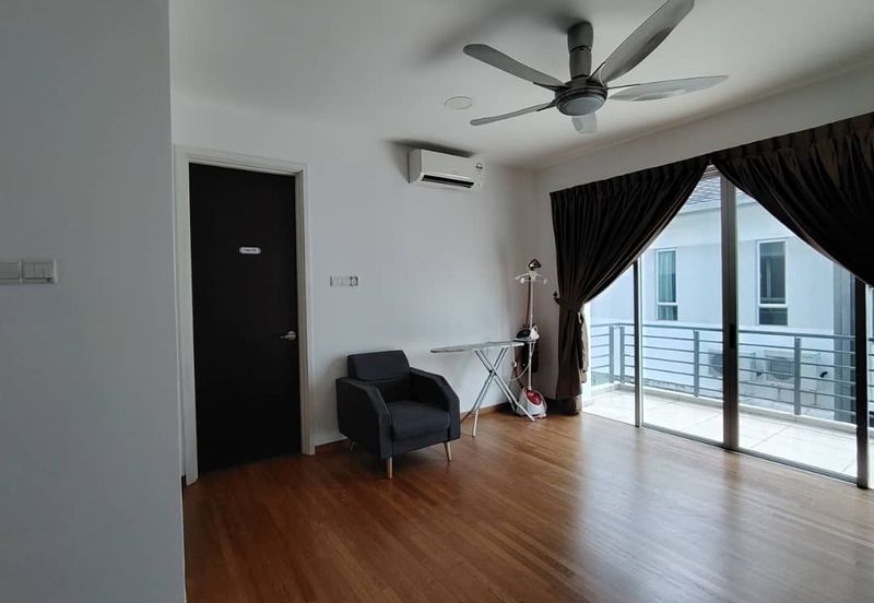 Isola Villa @ Senibong Cove