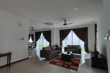 Isola Villa @ Senibong Cove