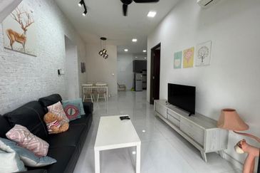 Baypoint @ Country Garden Danga Bay