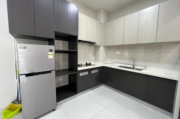 Baypoint @ Country Garden Danga Bay