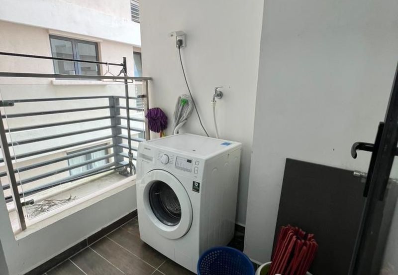 Baypoint @ Country Garden Danga Bay