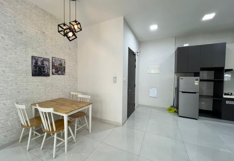 Baypoint @ Country Garden Danga Bay