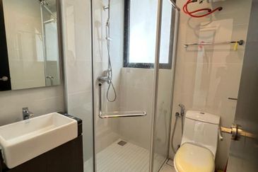 Baypoint @ Country Garden Danga Bay