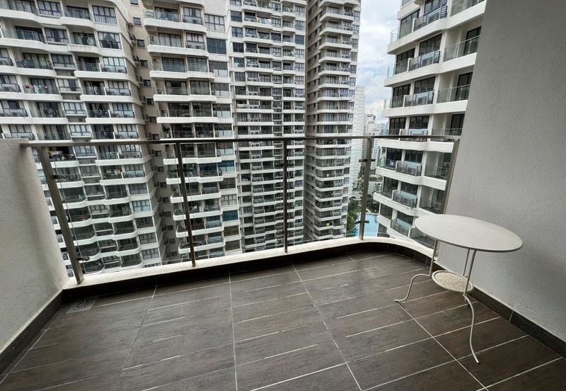 Baypoint @ Country Garden Danga Bay