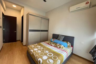 Baypoint @ Country Garden Danga Bay