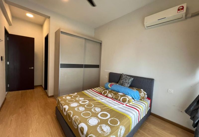 Baypoint @ Country Garden Danga Bay