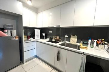 Almas Suites @ Puteri Harbour