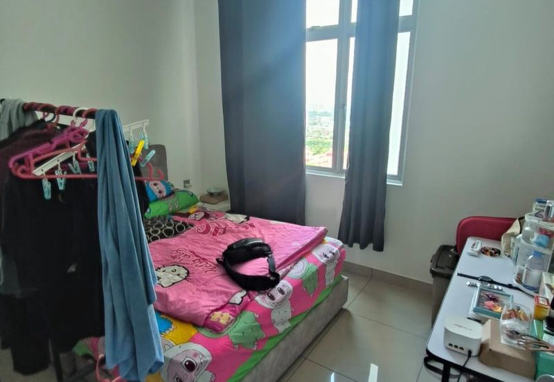 SKS Habitat Apartment, Larkin