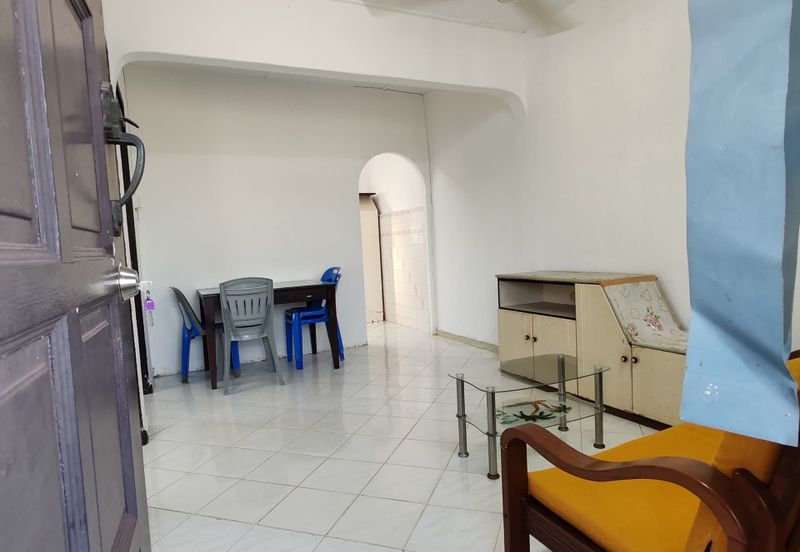 Flat Taman Ungku Tun Aminah