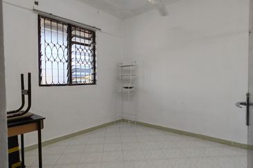 Flat Taman Ungku Tun Aminah