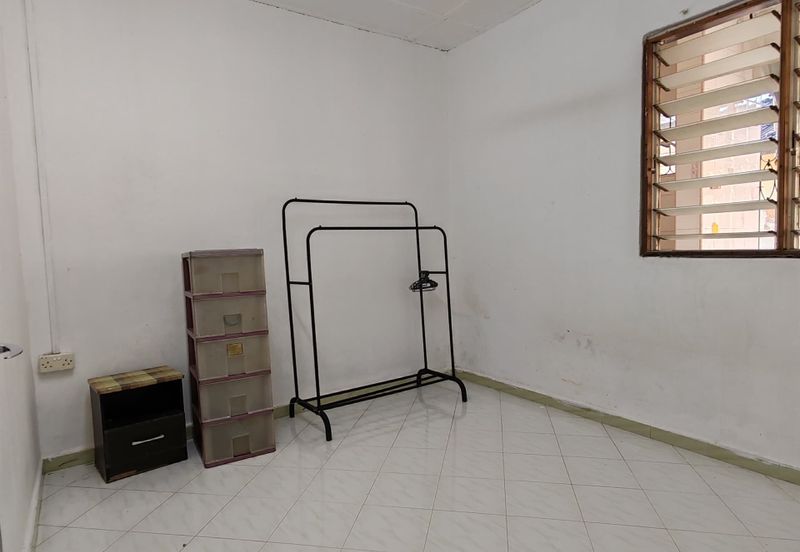 Flat Taman Ungku Tun Aminah