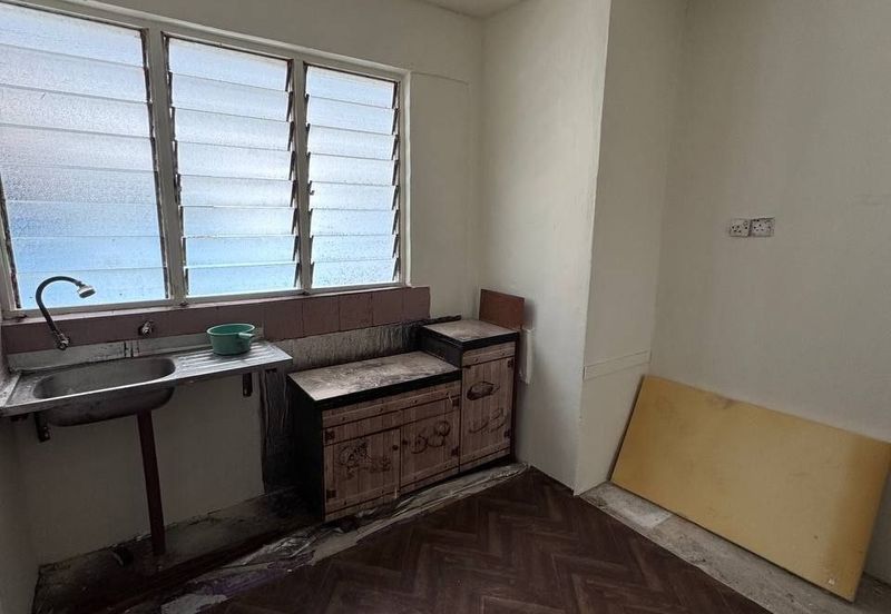 Flat Taman Ungku Tun Aminah