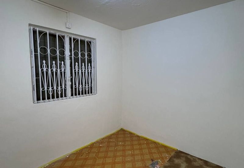 Flat Taman Ungku Tun Aminah