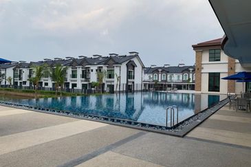 Jewels of Grasmere, Setia Marina