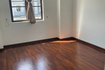 Jewels of Grasmere, Setia Marina