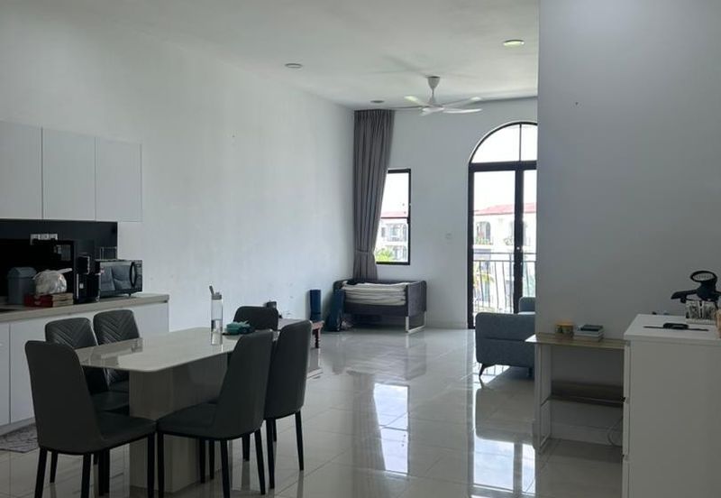 Isle of Kamares, Setia Eco Glades