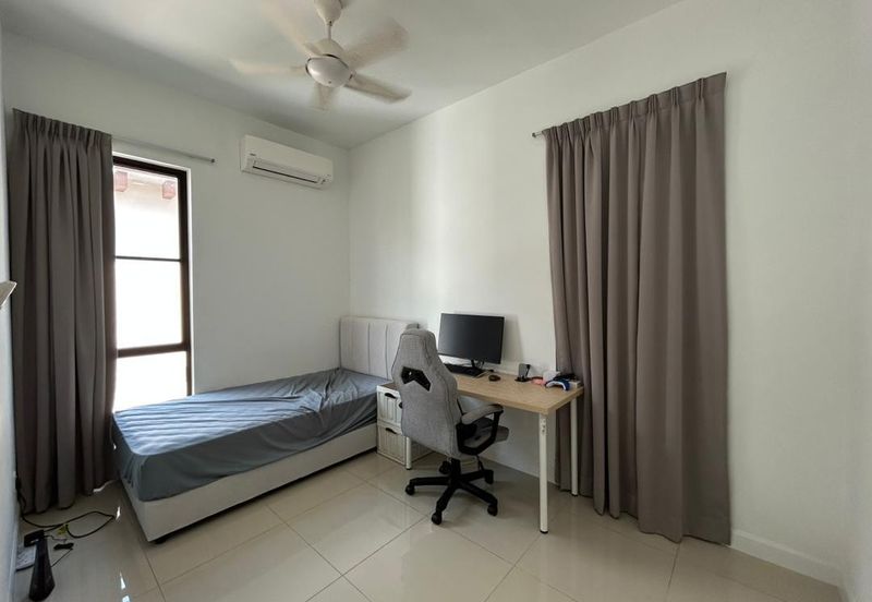 Isle of Kamares, Setia Eco Glades