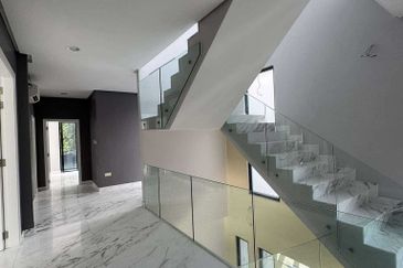 Perdana Lakeview East