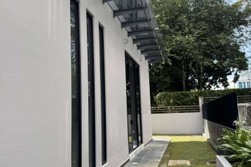 Perdana Lakeview East