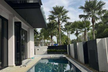 Perdana Lakeview East