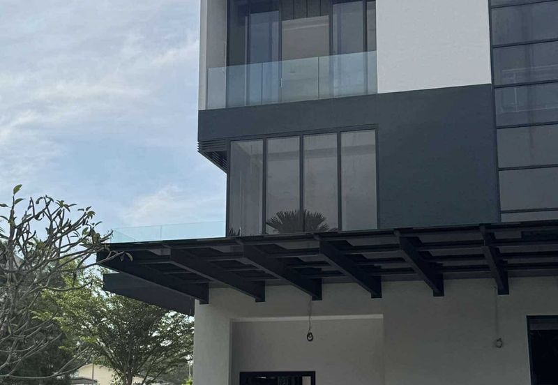 Perdana Lakeview East