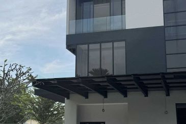 Perdana Lakeview East