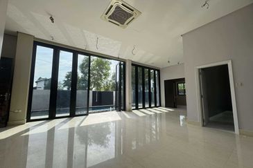 Perdana Lakeview East