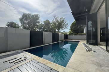 Perdana Lakeview East