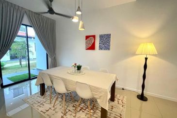 Reef Of Tropics, Setia Eco Glades