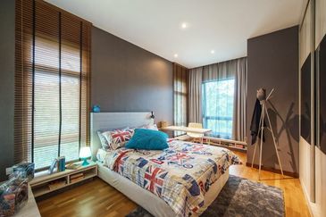 Symphony Hills Schumann