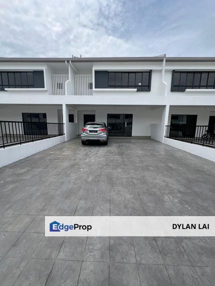 Sejati Lakeside Superlink 26x90 Extra Long Porch for sale Cyberjaya Intermediate lot special units, Selangor, Cyberjaya