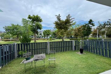 Jewels of Grasmere, Setia Marina