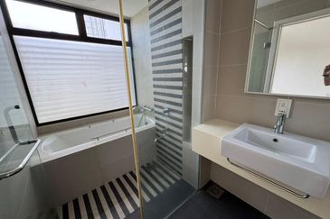 Mozart, Symphony Hills