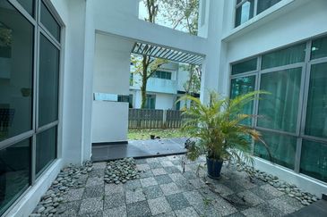 Liu Li Gardens Corner Lot for Sale at Setia Eco Glades Cyberjaya Well Maintained unit