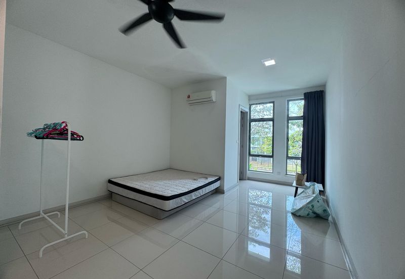 Liu Li Gardens Corner Lot for Sale at Setia Eco Glades Cyberjaya Well Maintained unit