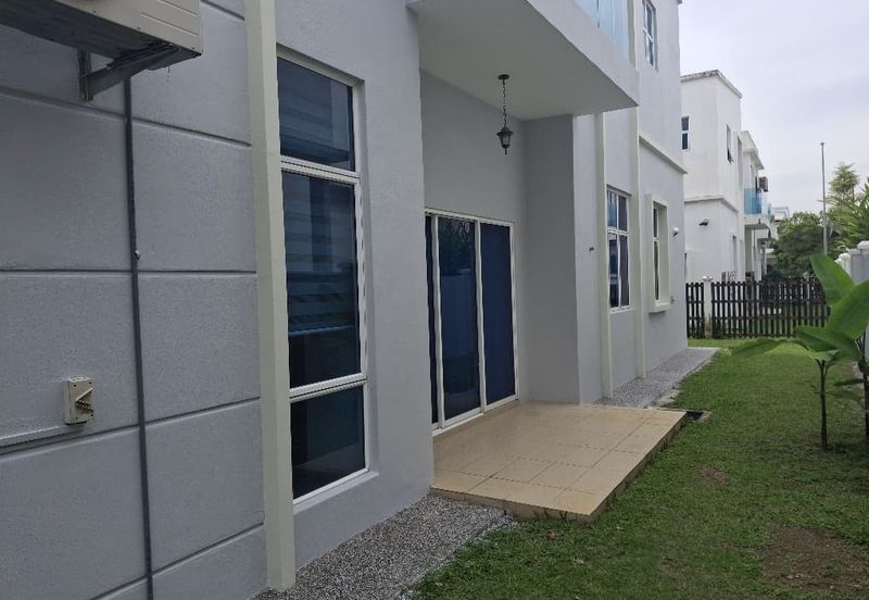 MYDiva, Perdana Lakeview East