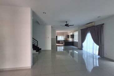 MYDiva, Perdana Lakeview East