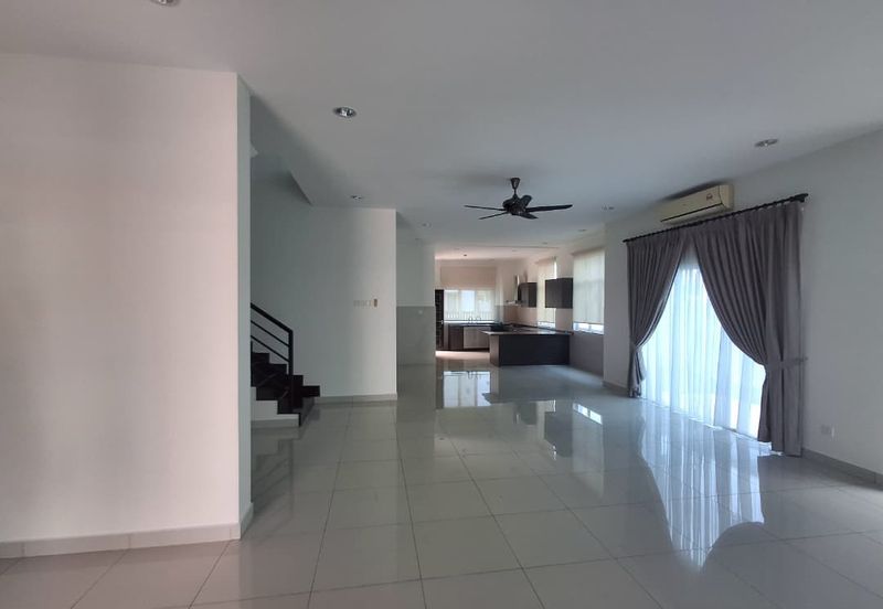 MYDiva, Perdana Lakeview East