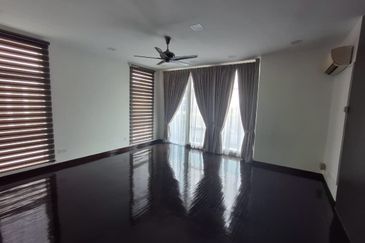 MYDiva, Perdana Lakeview East