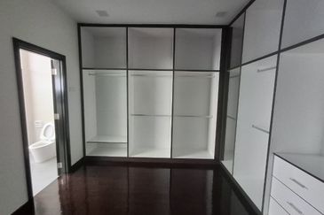 MYDiva, Perdana Lakeview East